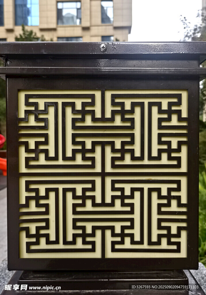 中式雕花金属格栅装饰