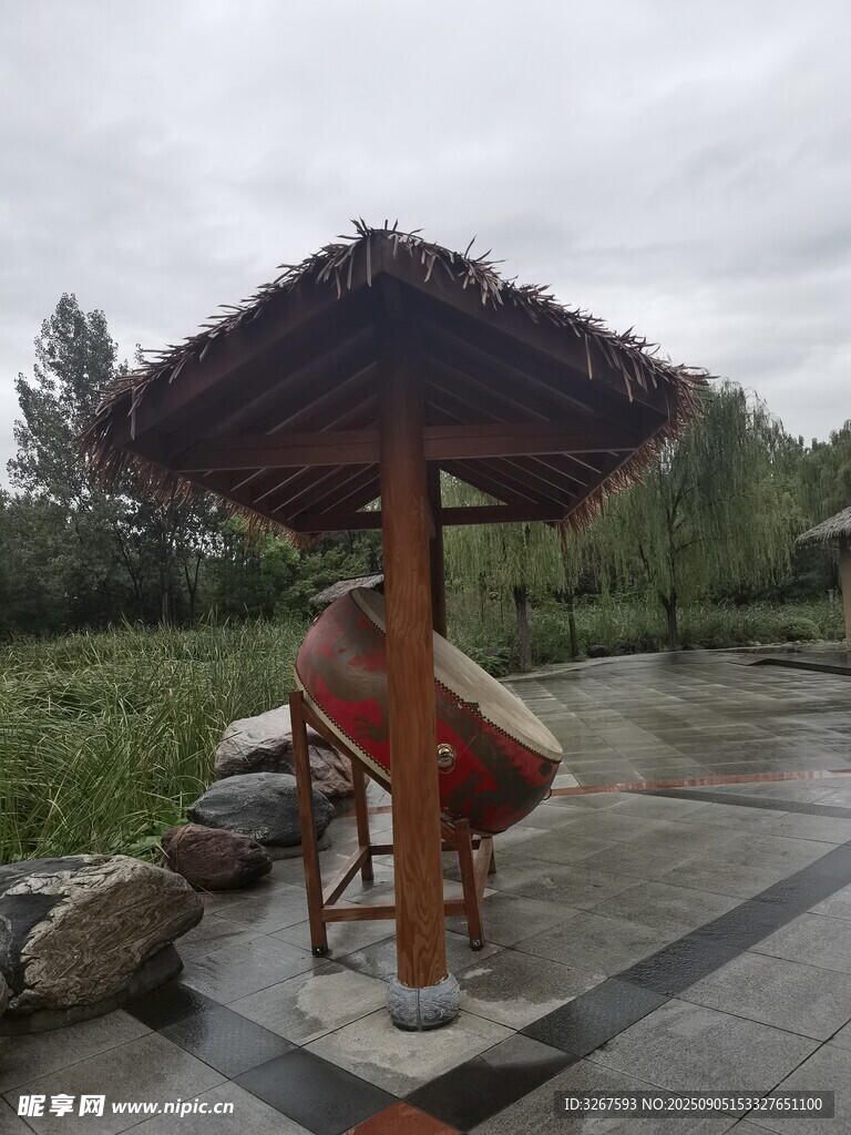 户外木质遮阳船形景观