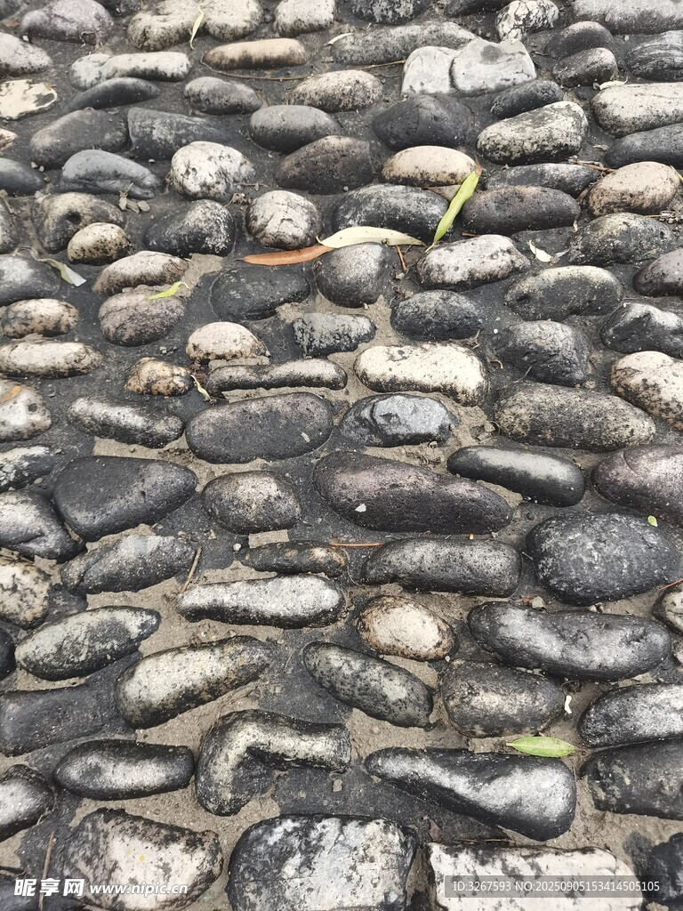 鹅卵石铺就的地面纹理