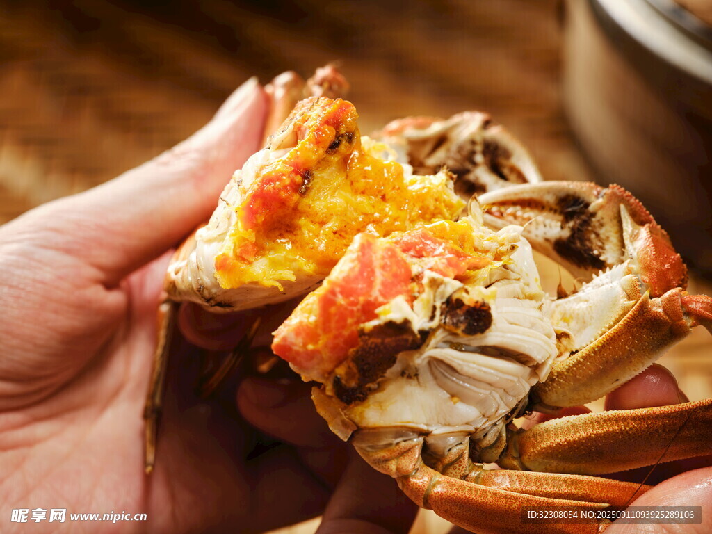 手剥美味大闸蟹