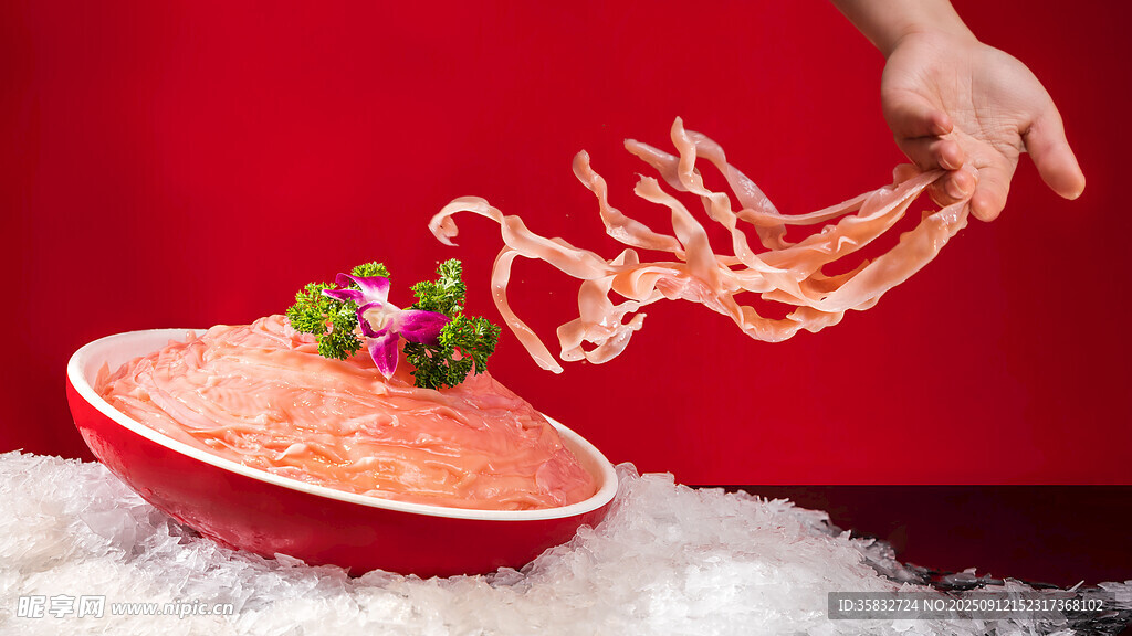 创意摆盘的美味鸭肠