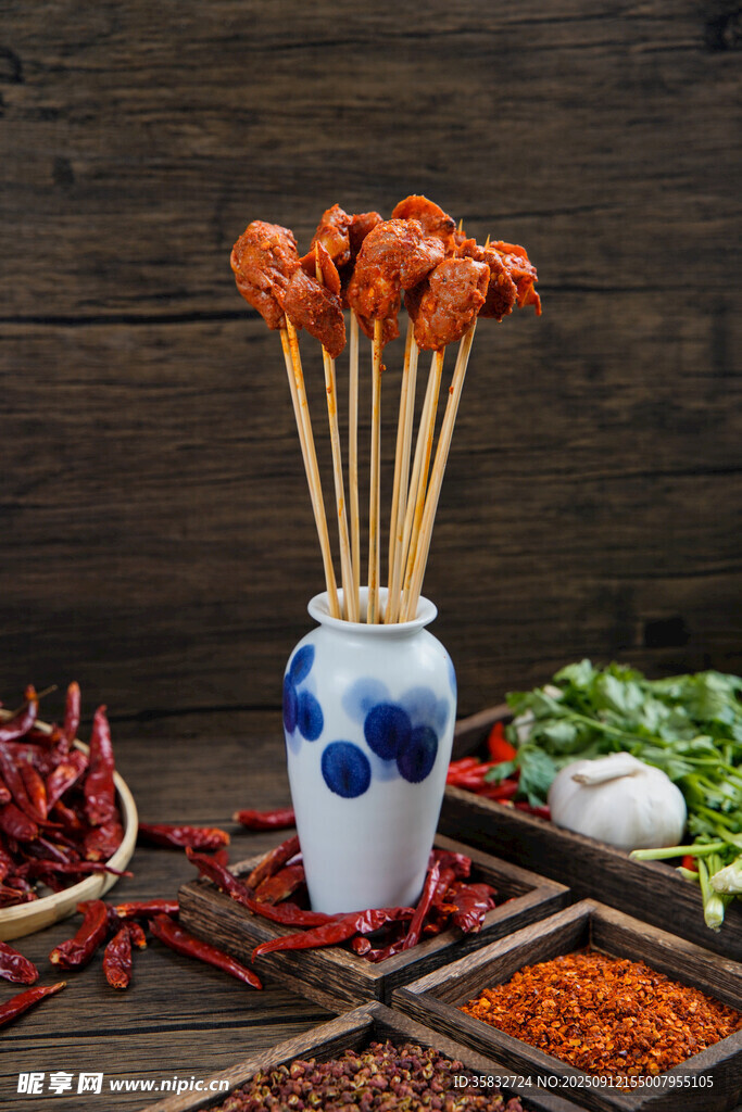 蓝白瓶中串起的美味郡肝