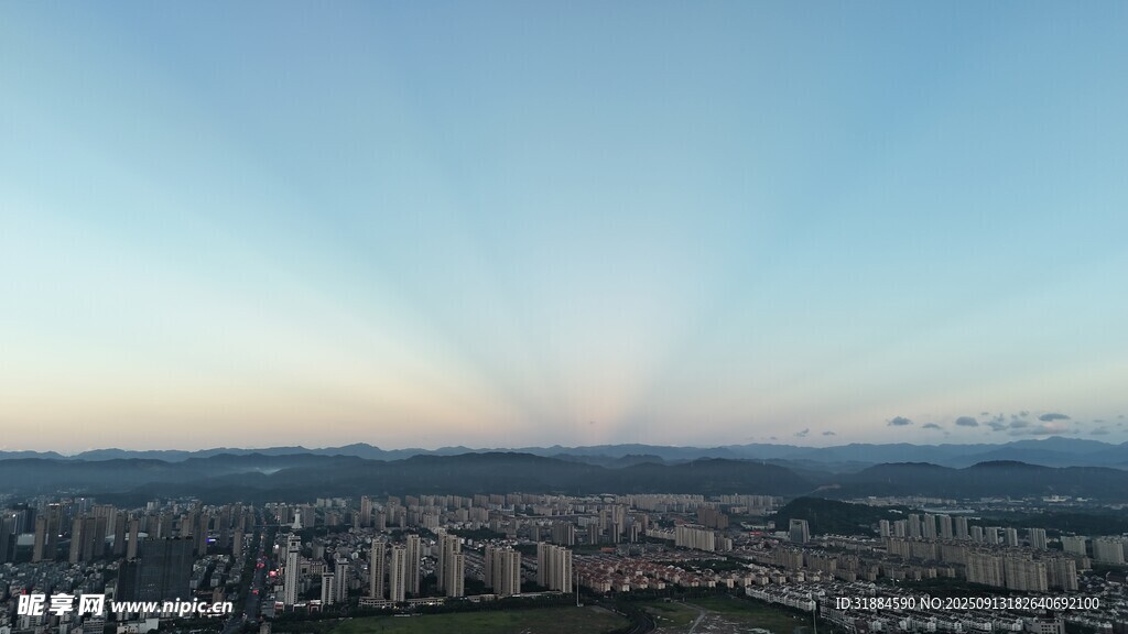 城市天际线全景俯瞰图