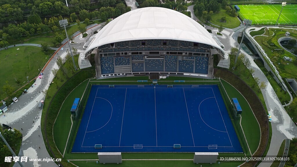 现代化露天网球场俯瞰图