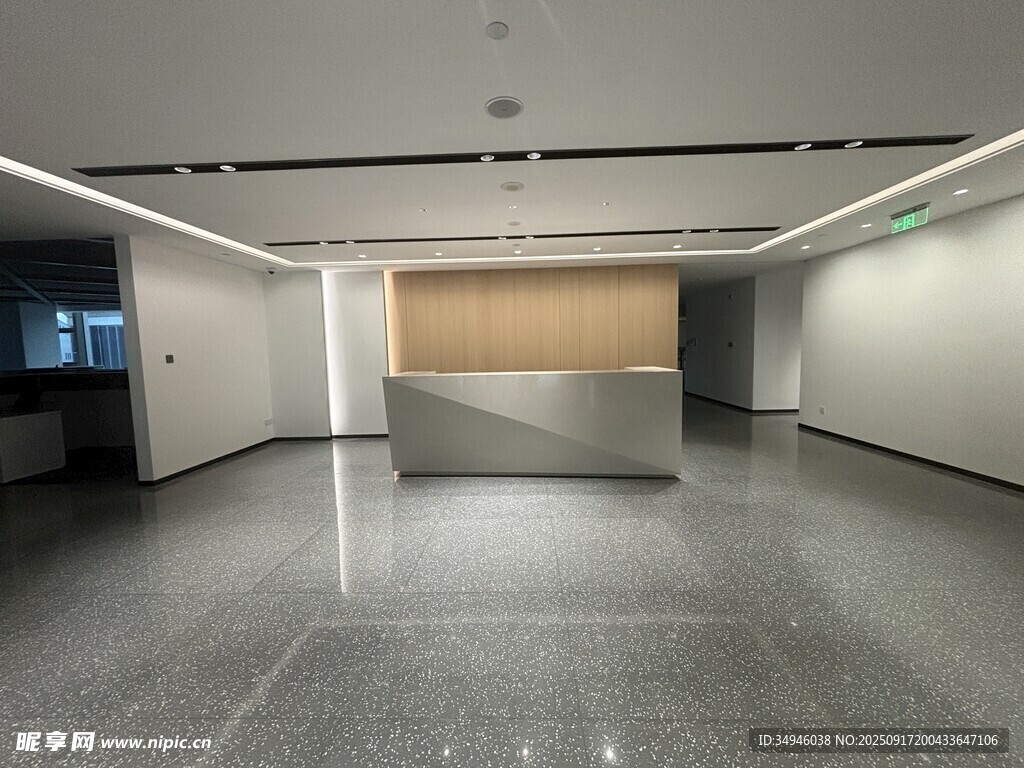 现代简约风格空旷大厅