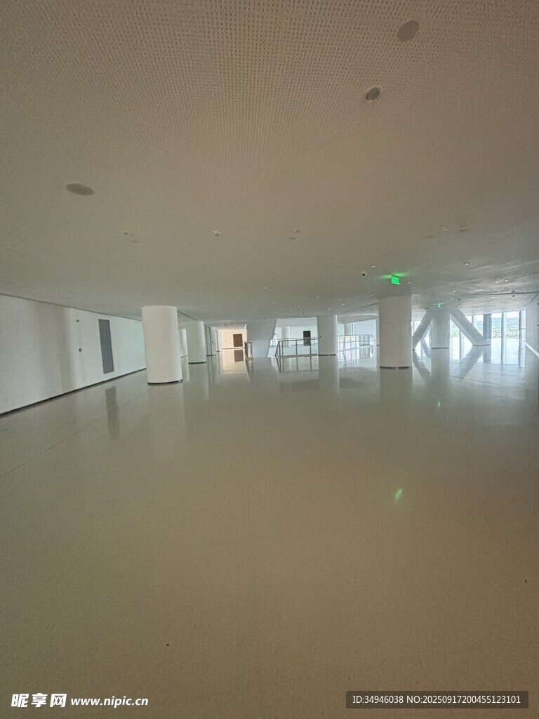 空旷室内大空间场景
