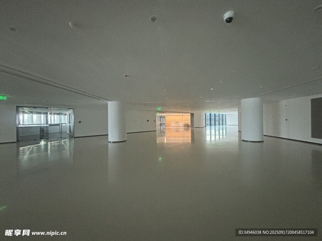 空旷现代室内空间场景
