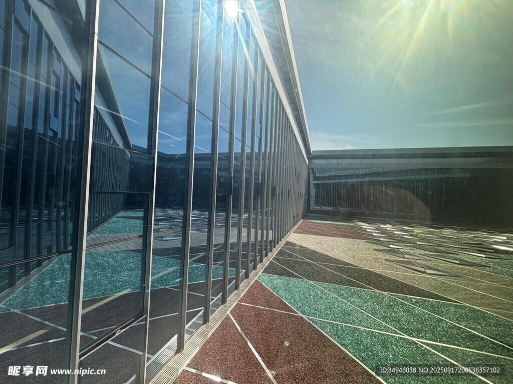 现代玻璃建筑外观景观