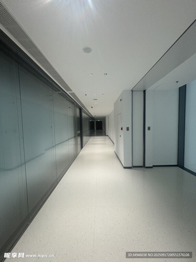 现代简约风格办公走廊