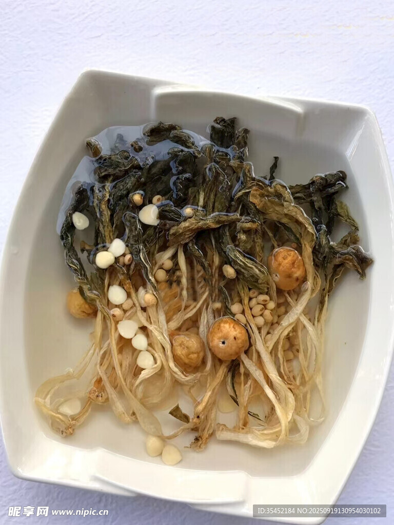 白菜干豆芽凉拌菜