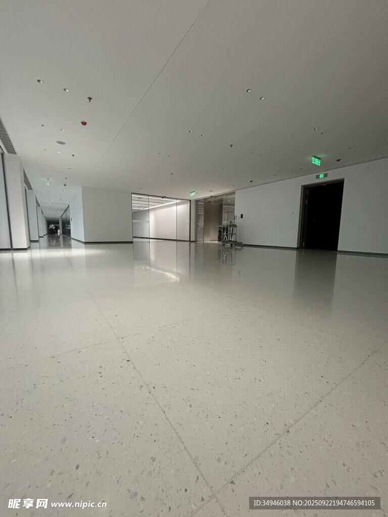 空旷现代室内空间场景