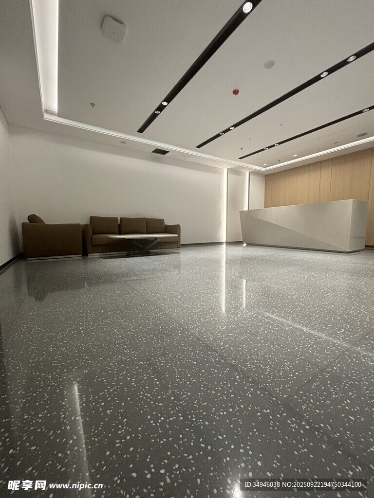 现代简约风格宽敞室内空间