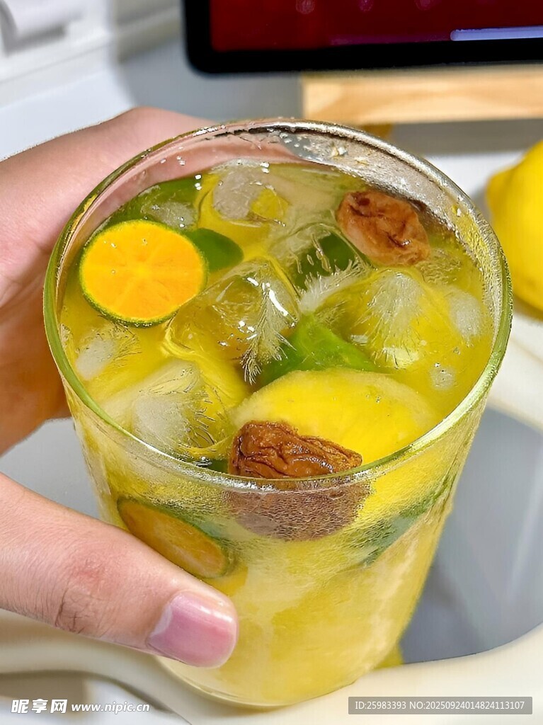 柠檬薄荷冰饮