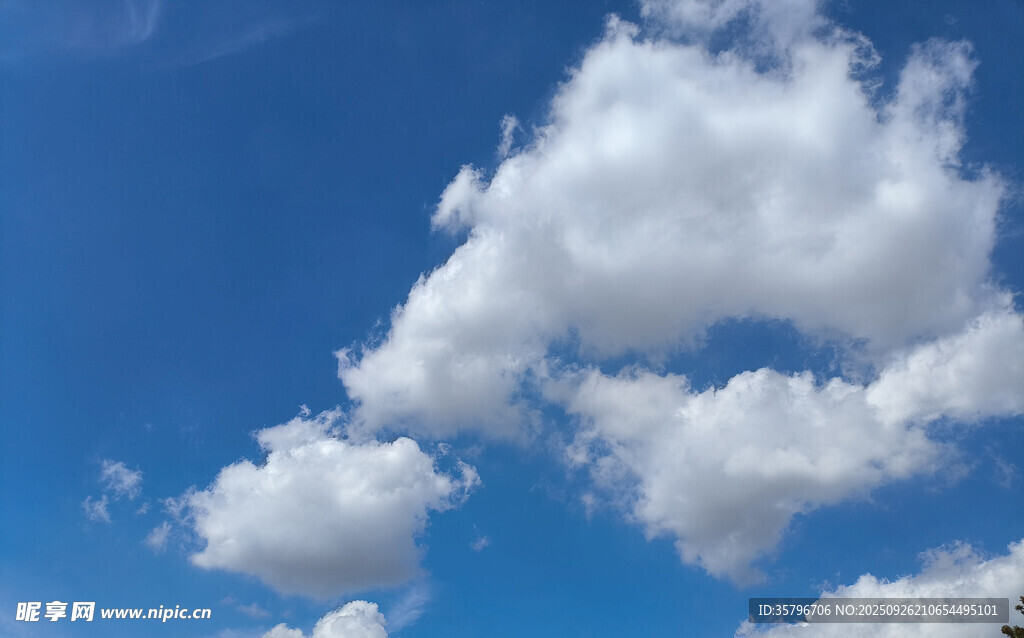 蓝天白云美景
