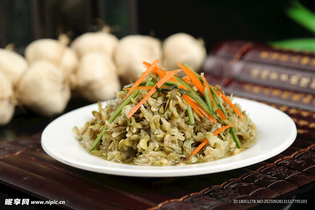 陕西美食  凉拌槐花