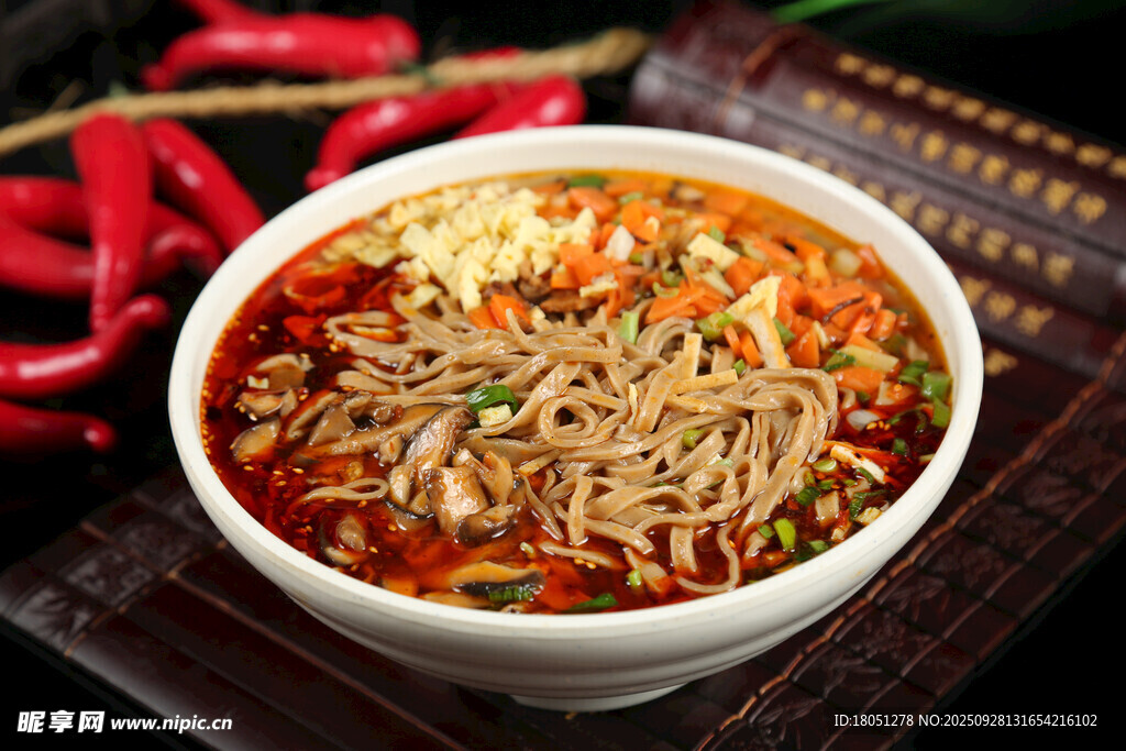 陕西面  香菇荞麦面