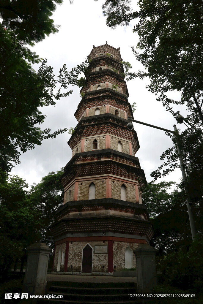 泗州塔 古朴多层宝塔屹立林间