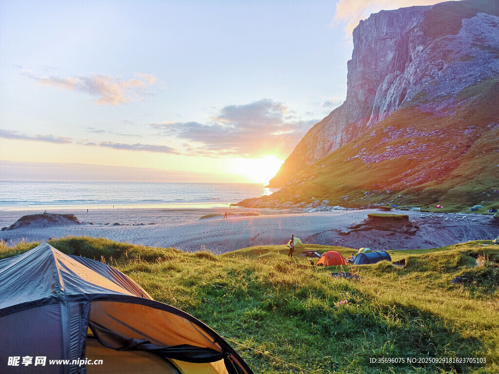 海边露营美景