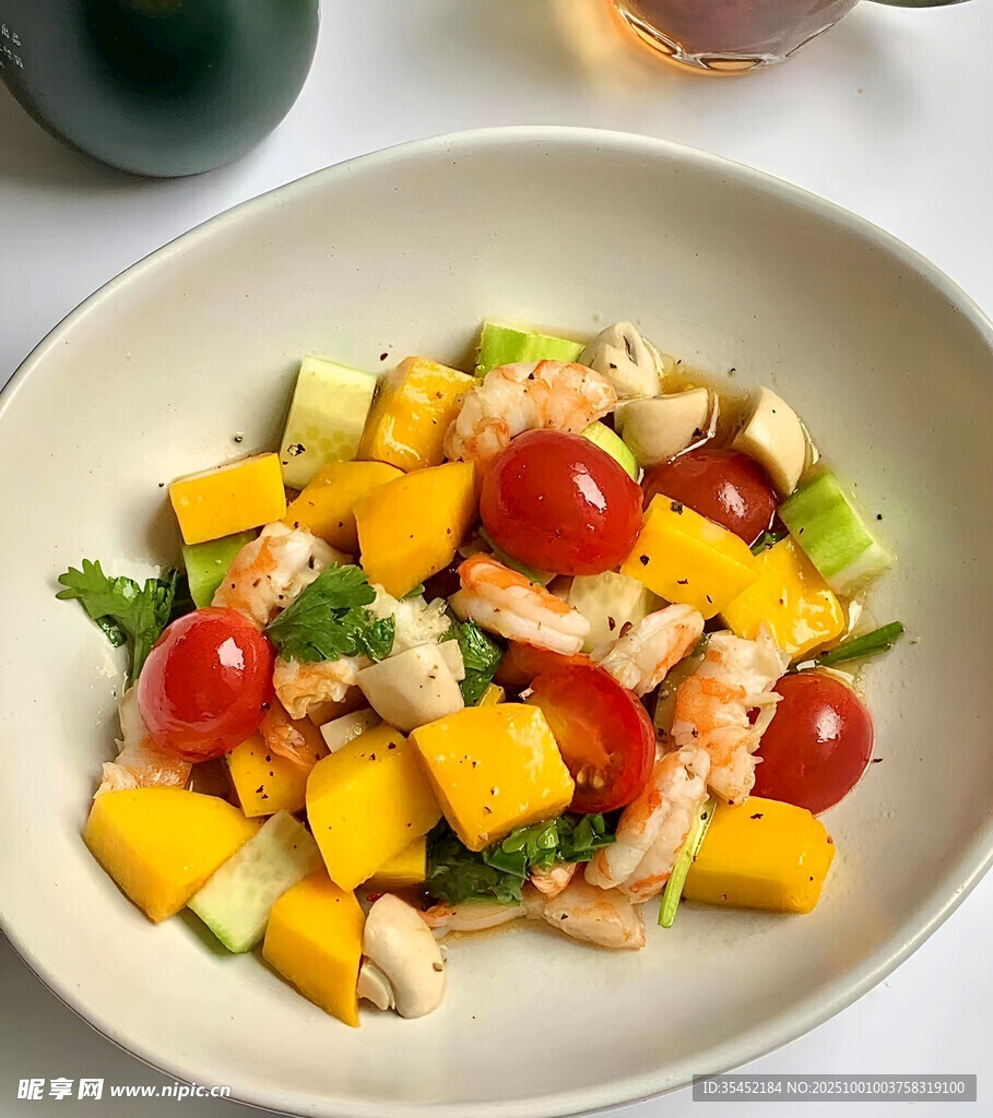 虾仁芒果蔬菜沙拉