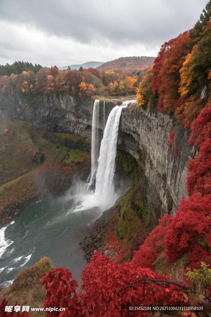 红叶瀑布