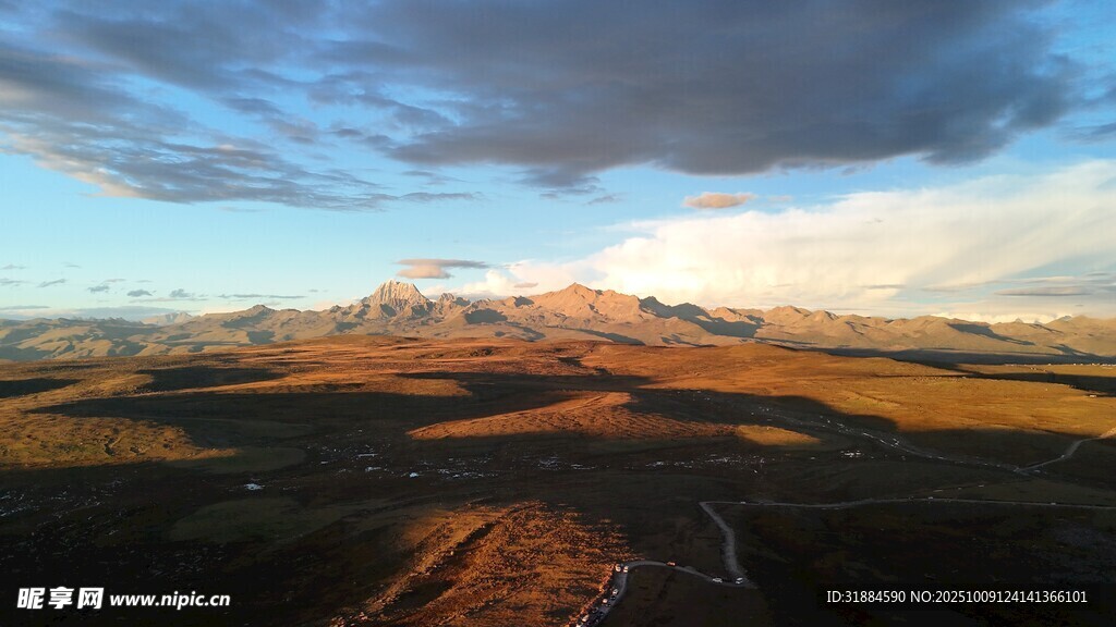 壮丽高原雪山风光