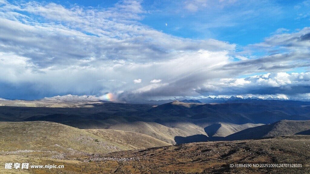 壮丽山谷云海景观