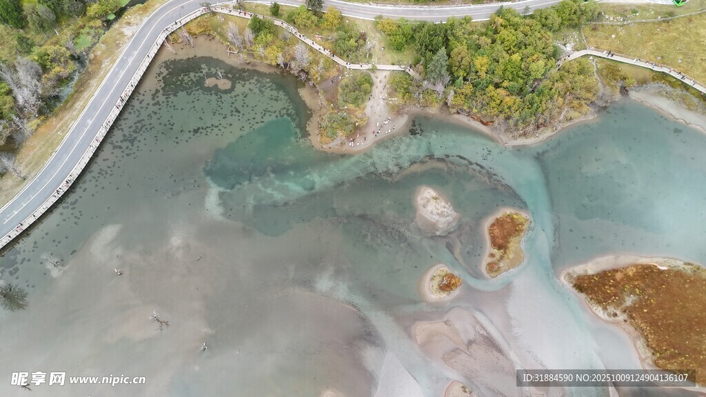 俯瞰美丽海滨浅滩景观