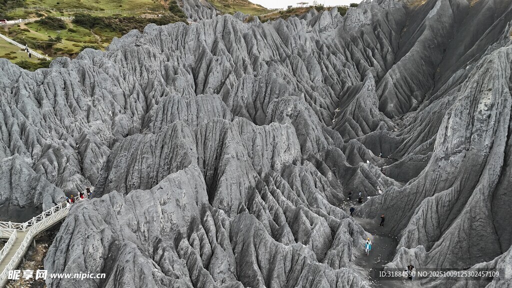 壮丽峡谷地貌景观