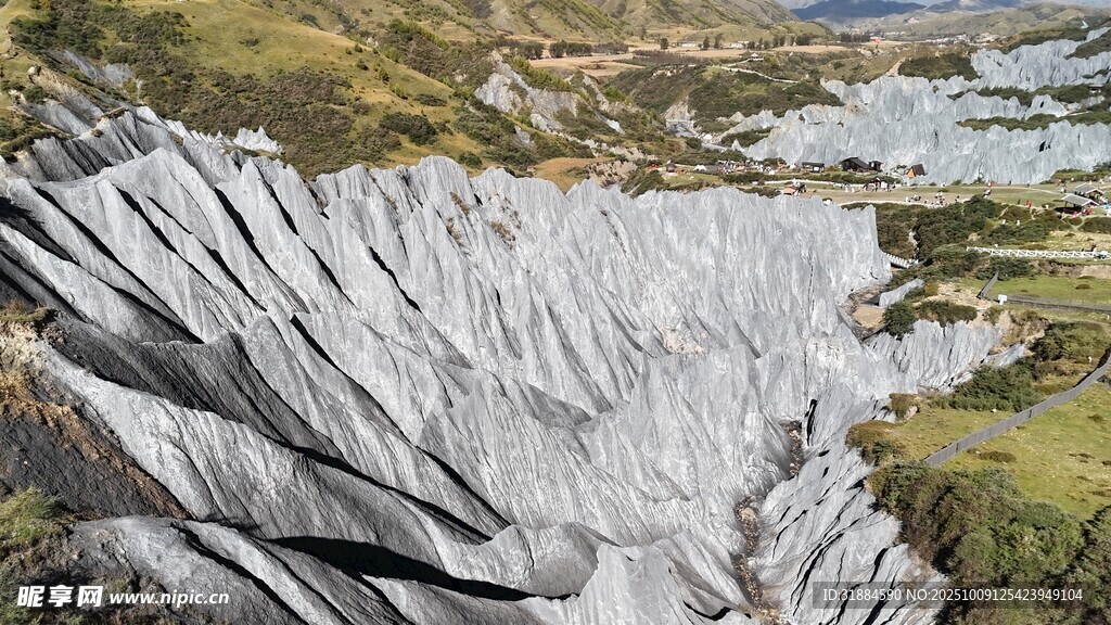 壮丽褶皱地貌景观