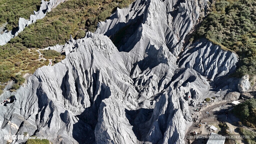 壮丽奇特的褶皱地貌景观