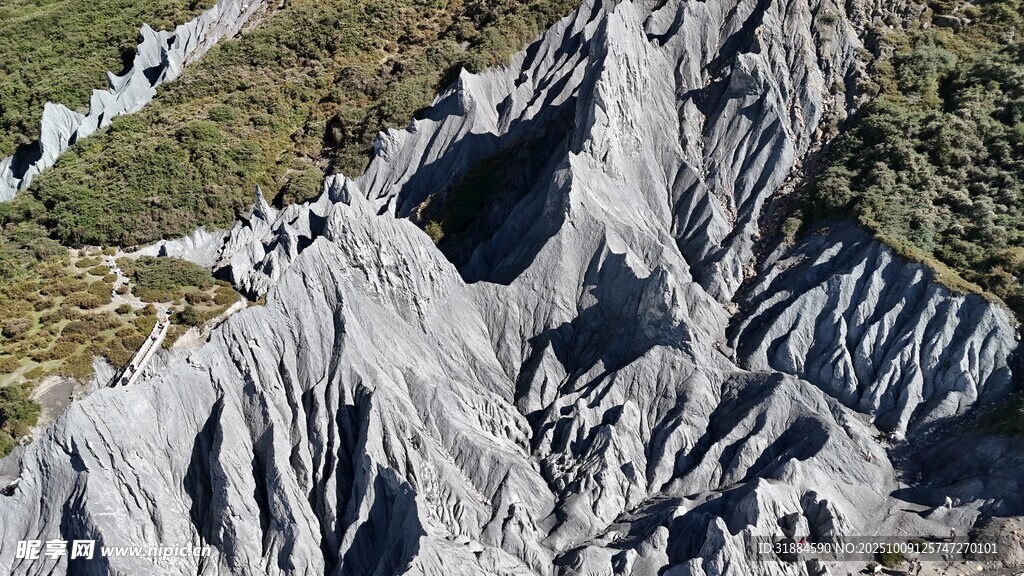 壮观褶皱地貌景观
