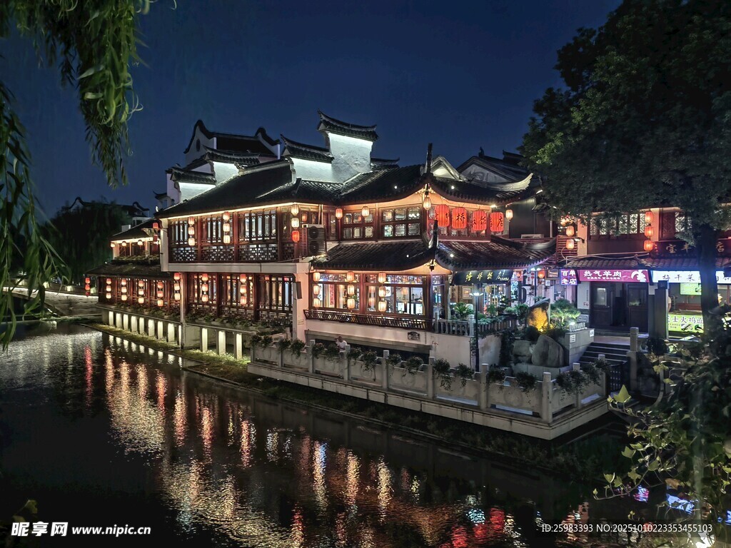 水乡夜景