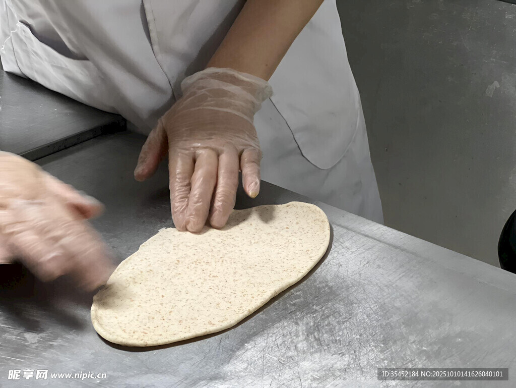 揉制面饼