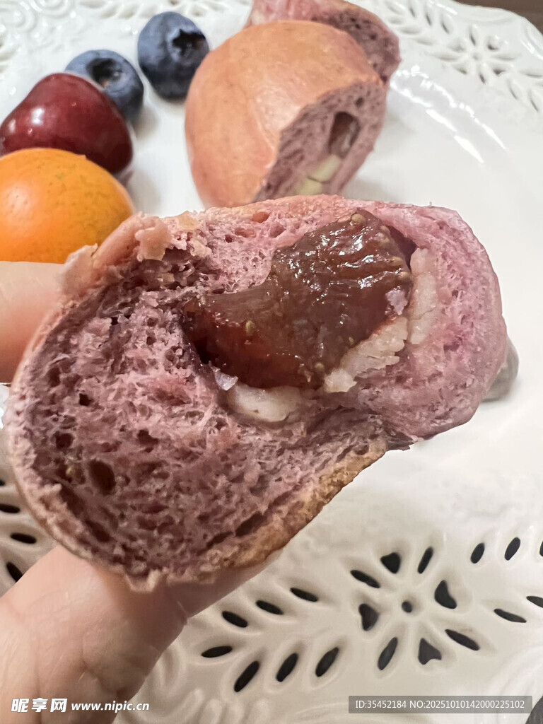 紫米夹心面包