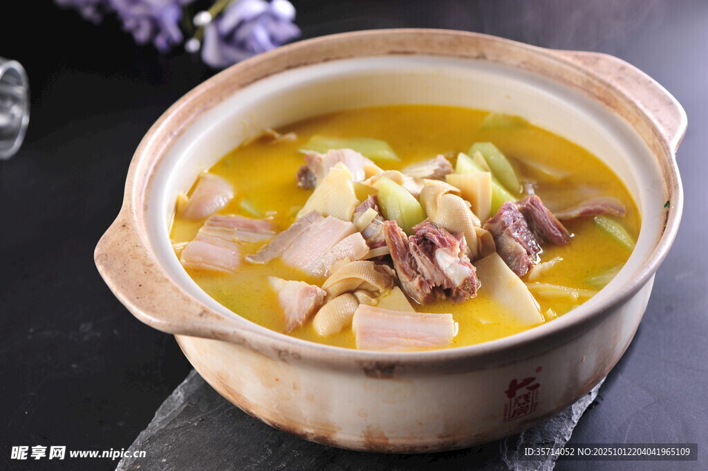 香浓猪肚鸡汤砂锅煲