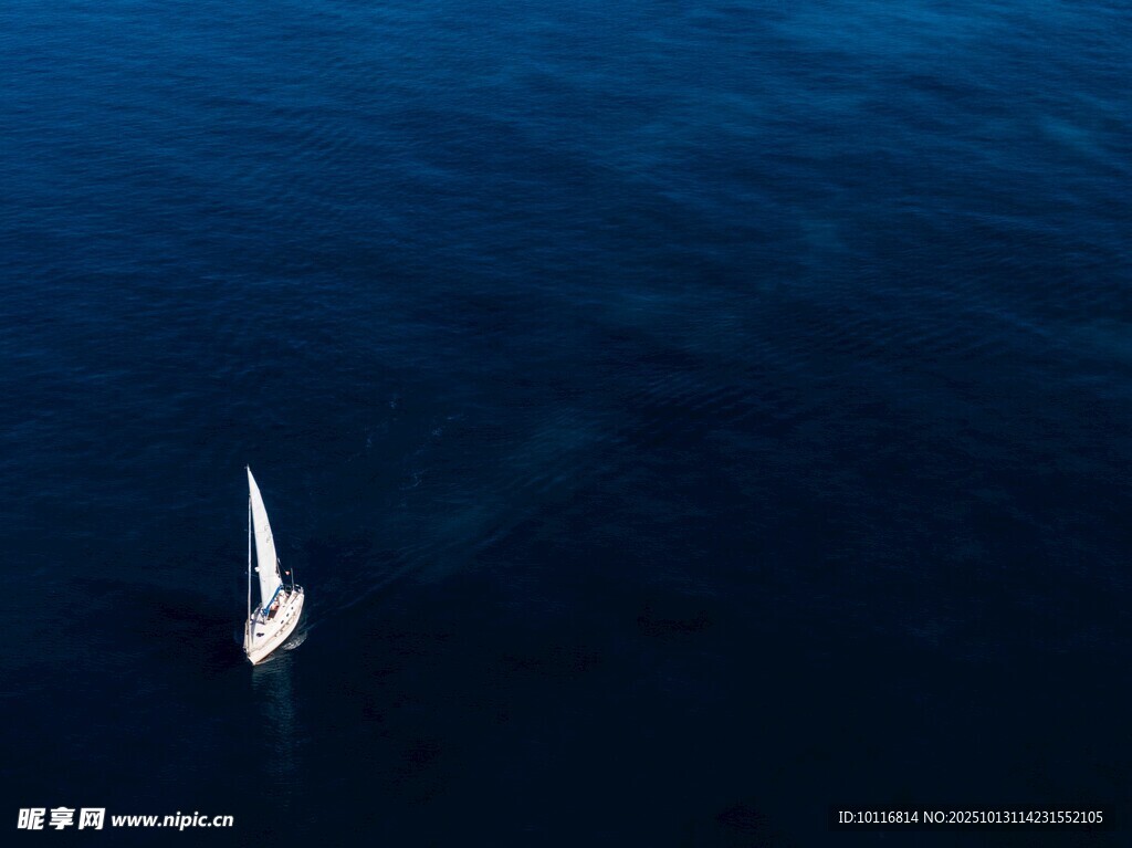 海上孤帆