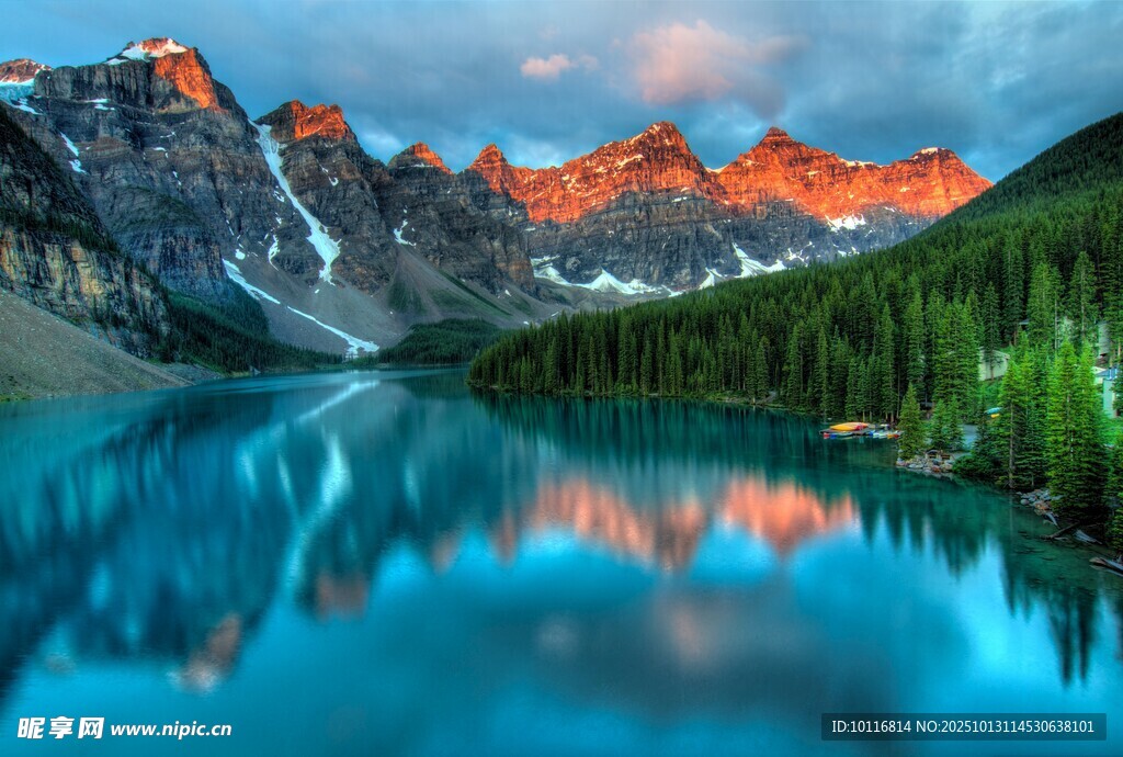 山水湖景