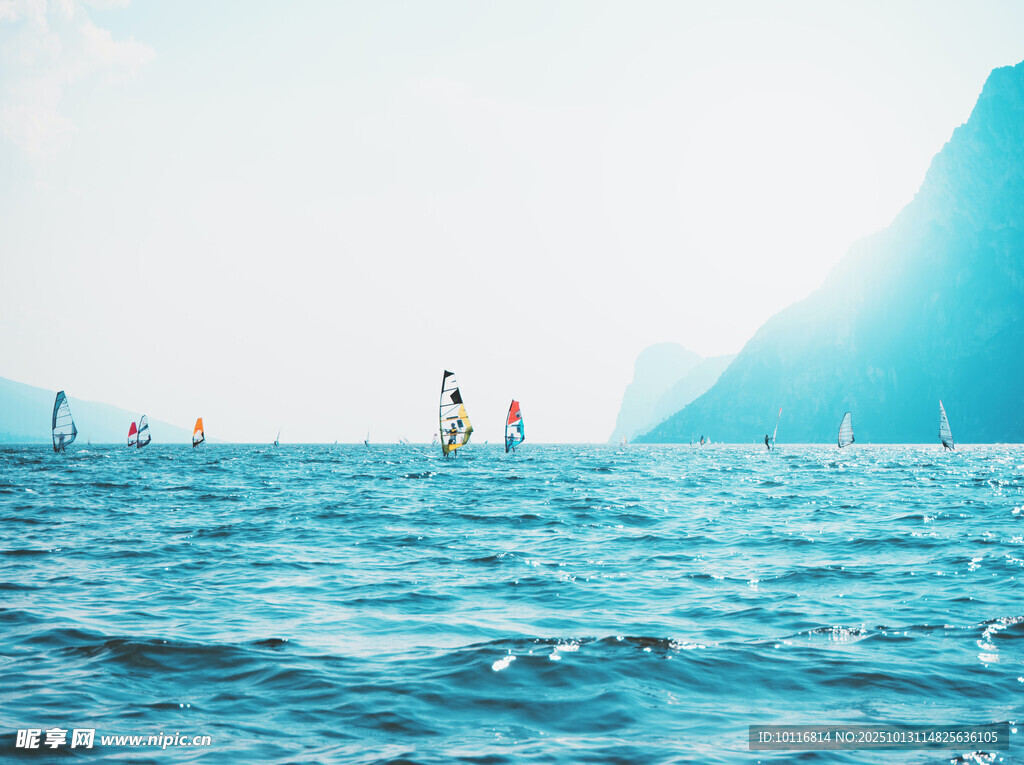 海上帆船