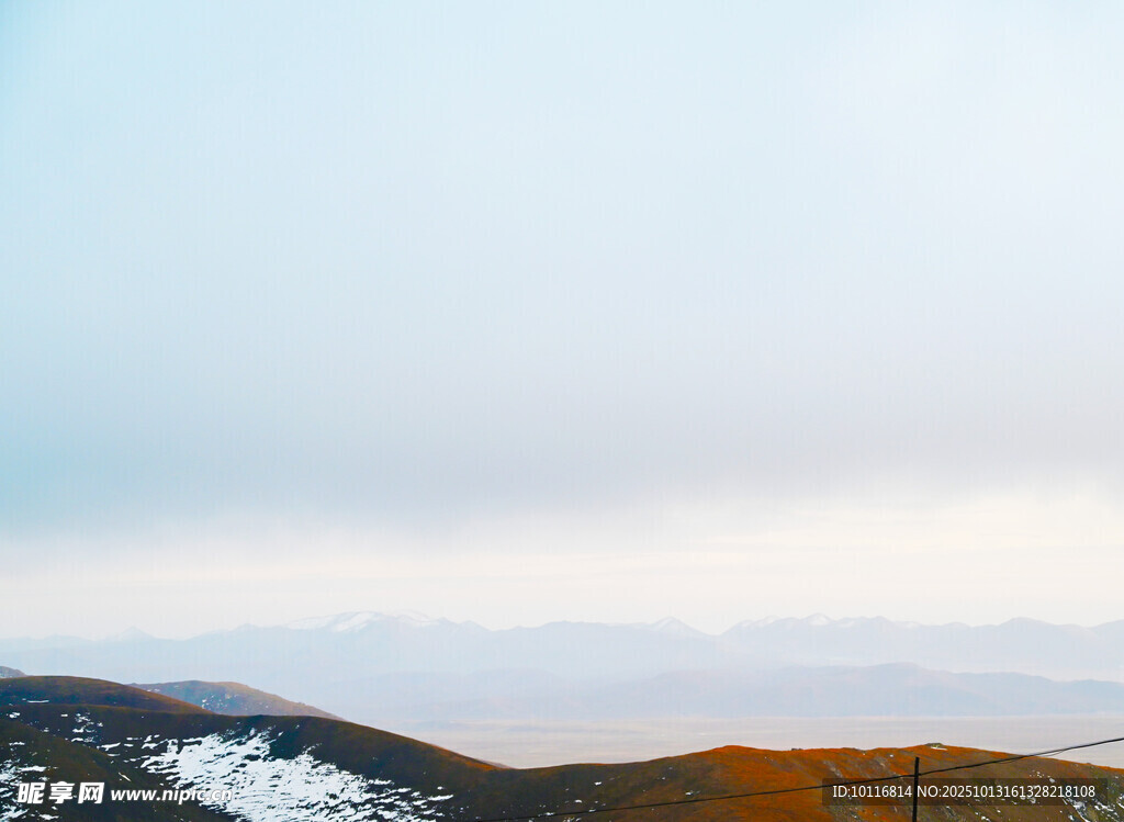 雪山远景