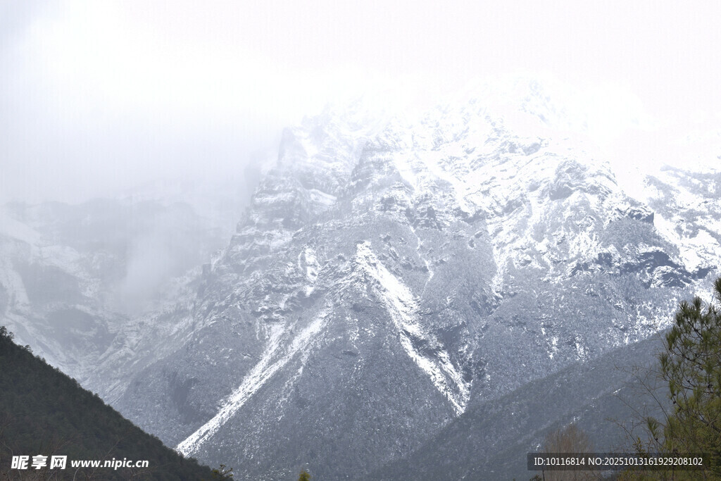 雪山景观