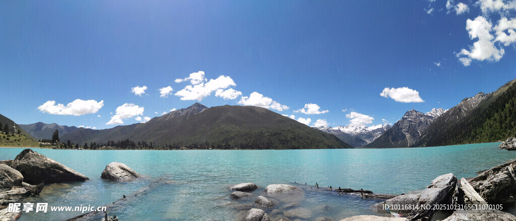 高山湖泊