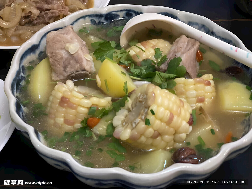 玉米土豆炖排骨
