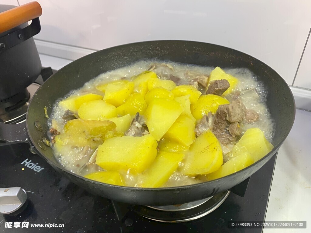 土豆炖排骨