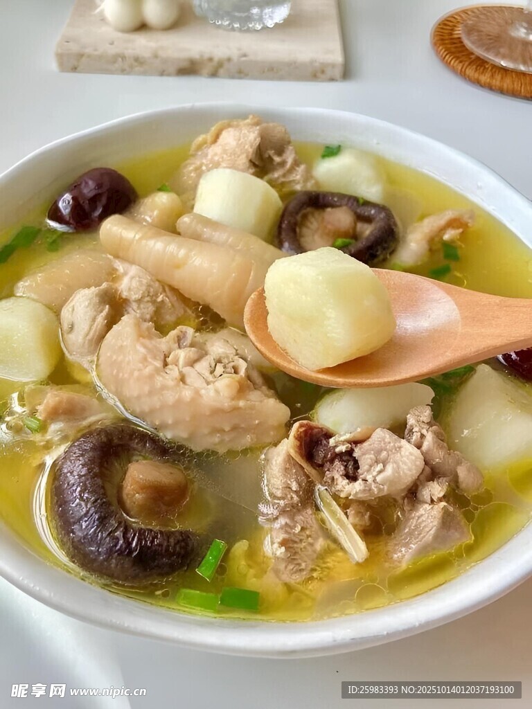 菌菇山药鸡汤