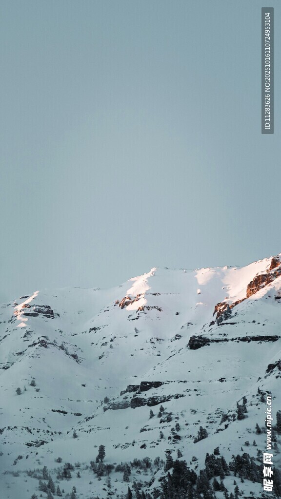 雪山壮丽景色
