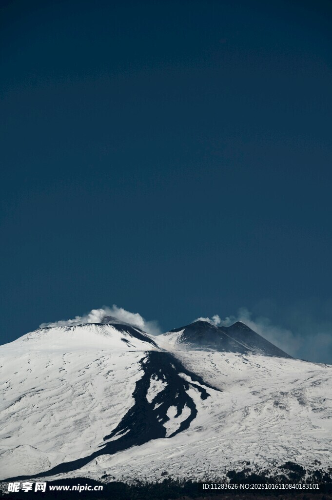 雪山壮丽景致
