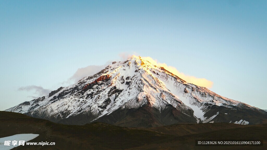 雪山壮丽美景