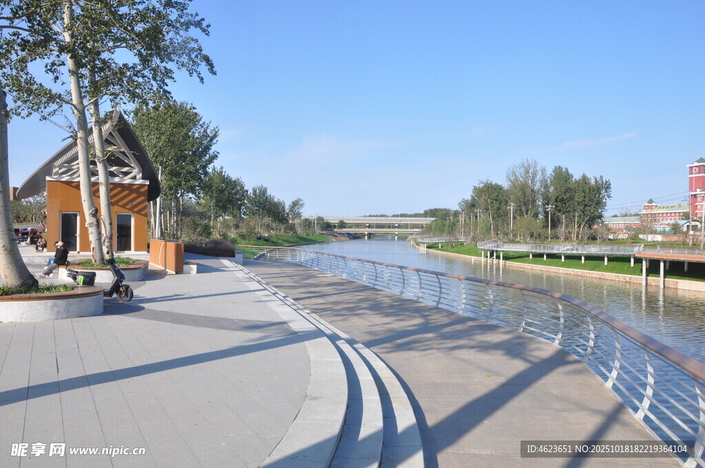 河畔休闲步道景观