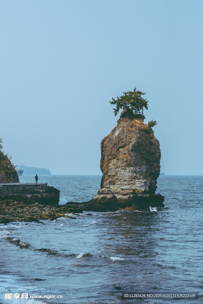 海边孤岩