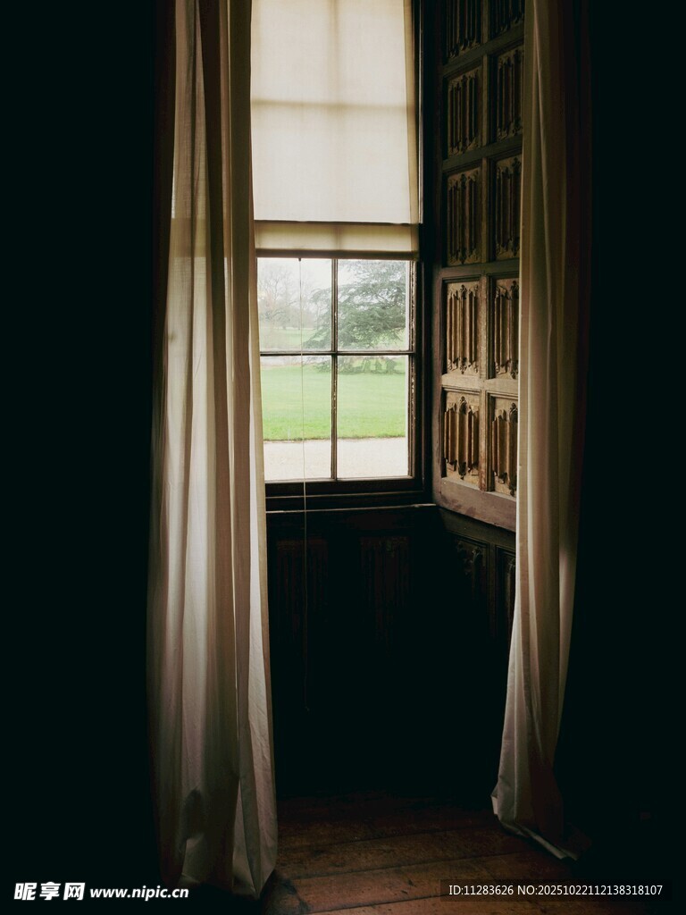 窗边景致